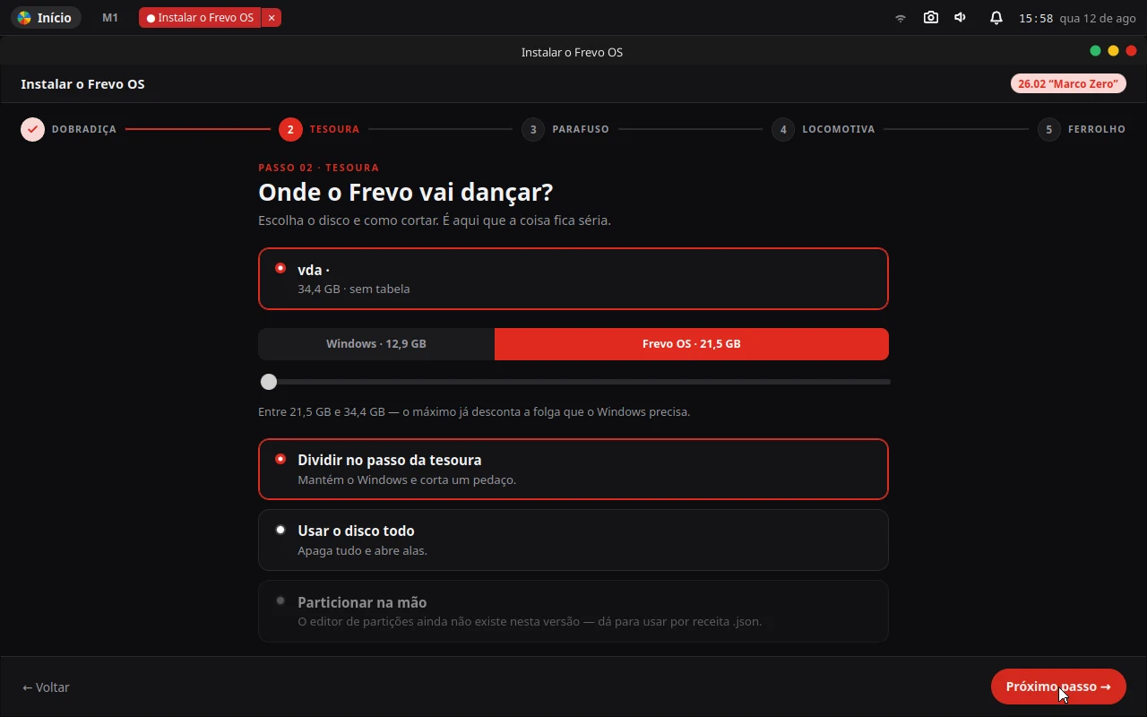 Passo 2 do instalador, Tesoura: a pergunta “Onde o Frevo vai dançar?” com a barra de divisão do disco entre Windows e Frevo OS.